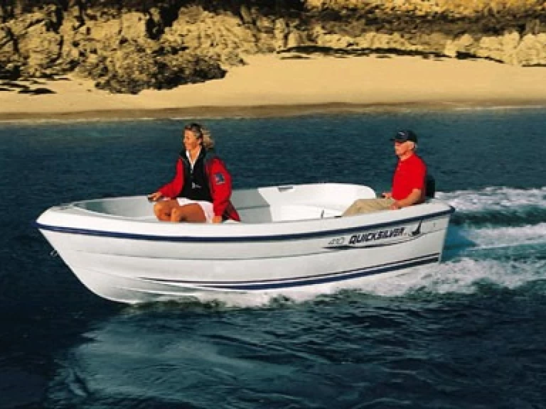 Alquiler de Quicksilver Quicksilver 410 Fish en Marsella