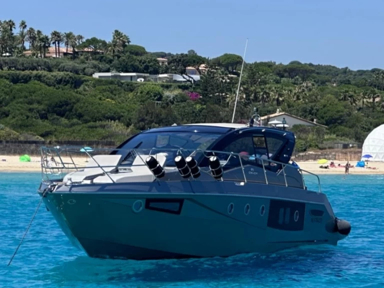 Cranchi Cranchi M44 HT de alquiler a Beaulieu-sur-Mer