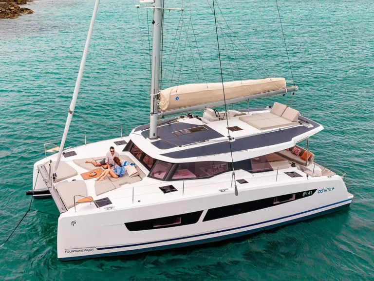 Alquiler de Catamarán, con o sin patrón Fountaine Pajot Lefkáda