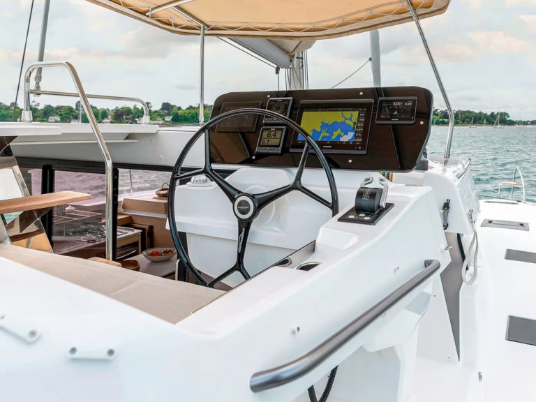 Alquiler Catamarán Fountaine Pajot con o sin  título de navegación