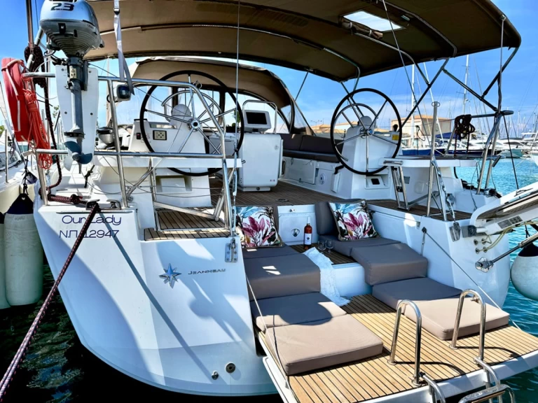 Alquiler de embarcaciones Jeanneau Jeanneau 54 enCos en Samboat