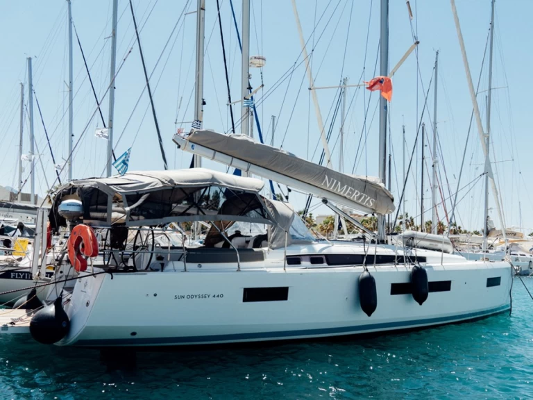 Alquiler de barcos Cos barato de Sun Odyssey 440