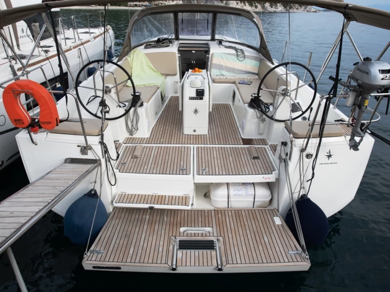 Jeanneau Sun Odyssey 490 de alquiler a Neo Klima