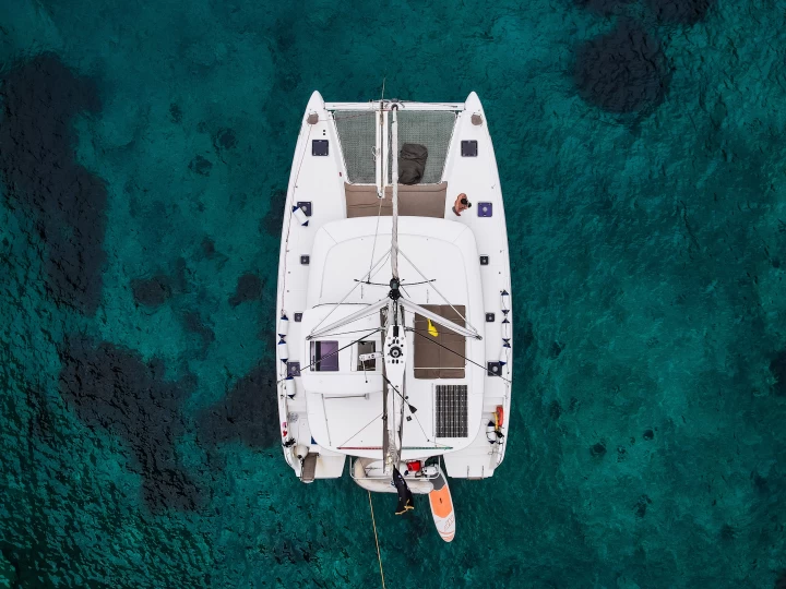 Alquiler de Lagoon Lagoon 42 en Ligia