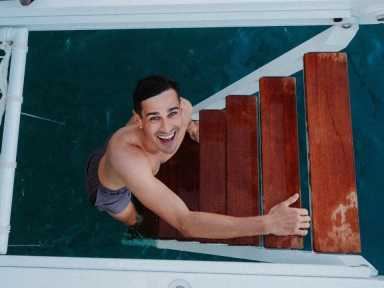 Alquiler de barcos Nisida barato de Lagoon 46 Iconic