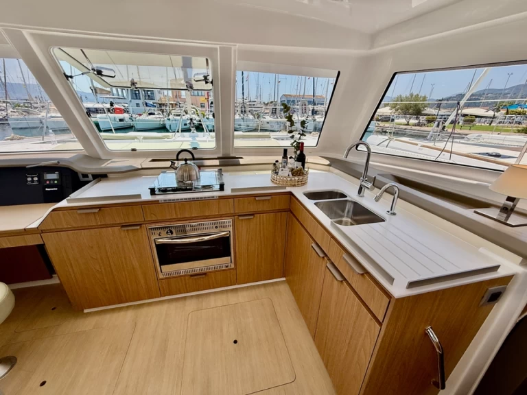 Alquiler de Catamarán, con o sin patrón Bali Nidrí