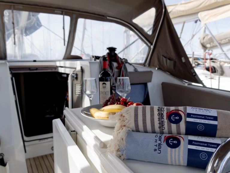 Alquiler de embarcaciones Jeanneau Sun Odyssey 410 enCos en Samboat