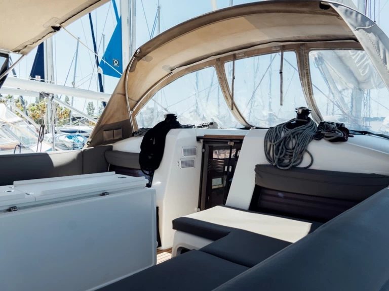 Alquiler de barcos Cos barato de Sun Odyssey 440