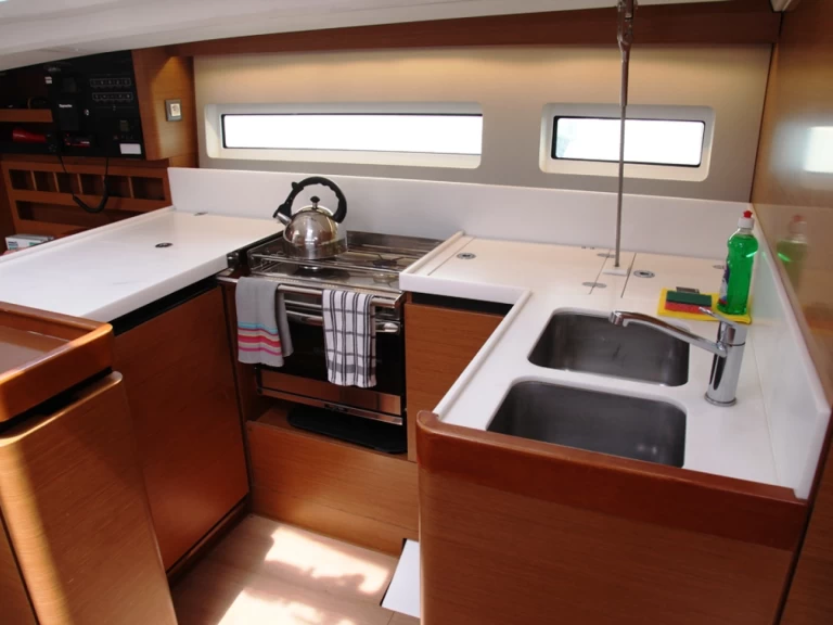 Jeanneau Sun Odyssey 440 de alquiler a Benítses