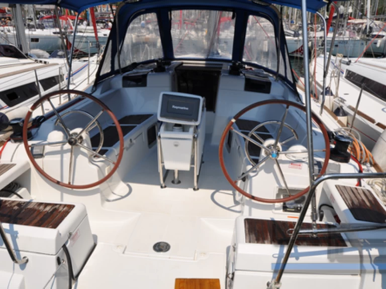 Alquiler de barcos Fethiye barato de Sun Odyssey 409