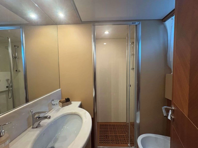 Alquiler de barcos Álimos barato de San Lorenzo SL 82