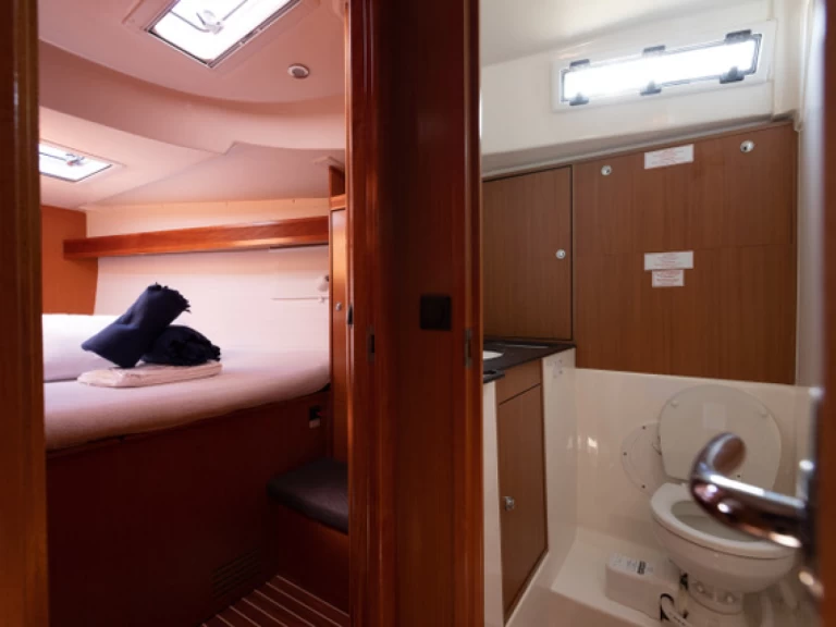 Alquiler de Velero, con o sin patrón Bavaria La Spezia