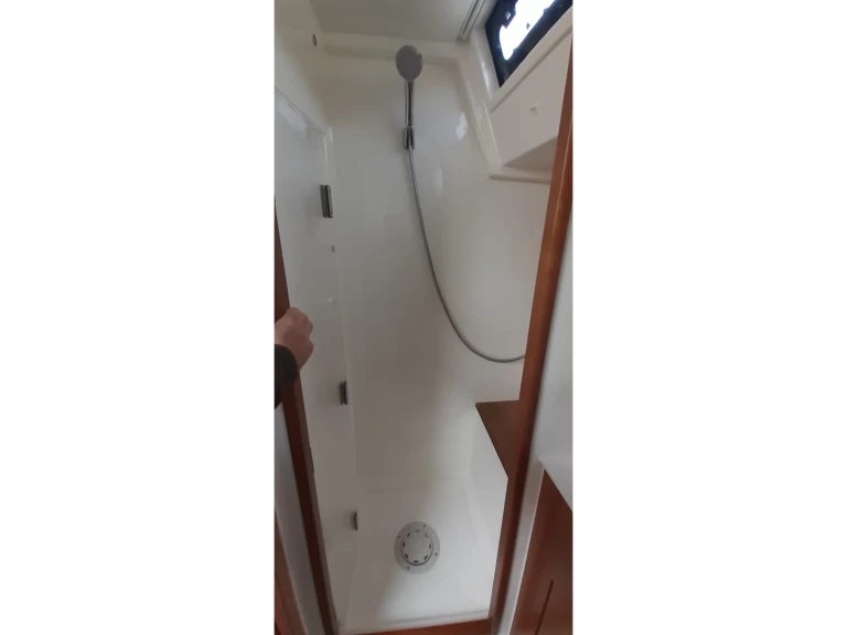 Alquiler de Velero, con o sin patrón Bavaria Cugnana Verde