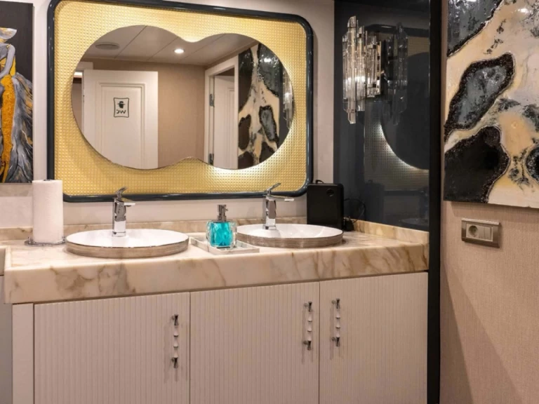 Alquiler Yate de lujo  con o sin  título de navegación