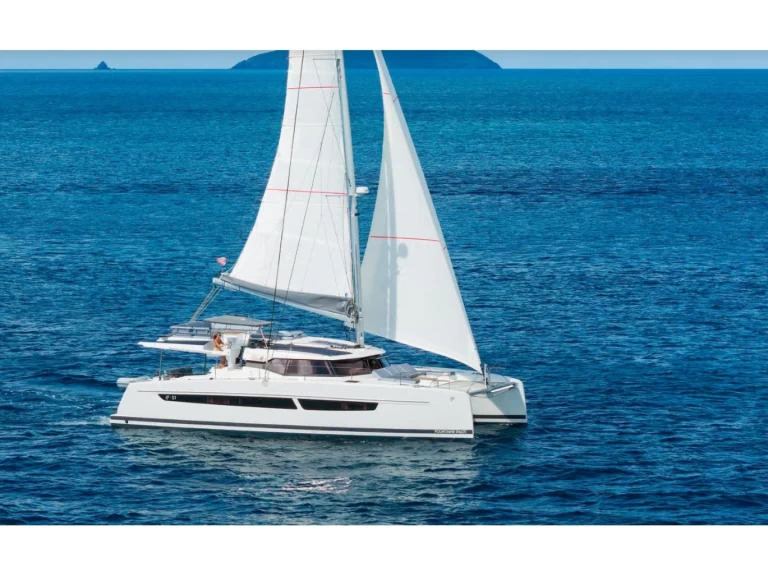 Alquiler Catamarán Fountaine Pajot con o sin  título de navegación