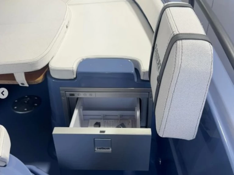 Alquiler de embarcaciones Régal Regal 1900 RS enLignano Sabbiadoro en Samboat