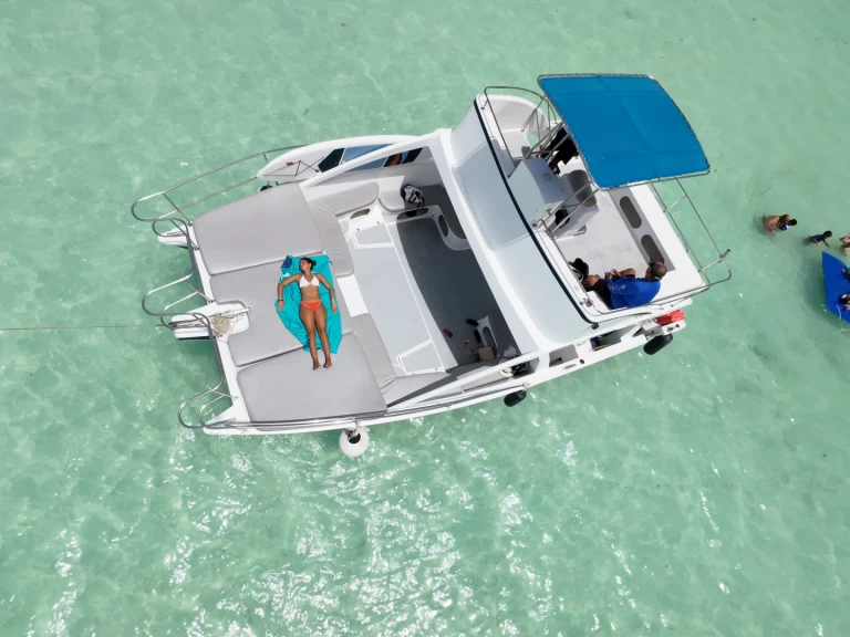 Alquiler Catamarán Custom Made con o sin  título de navegación
