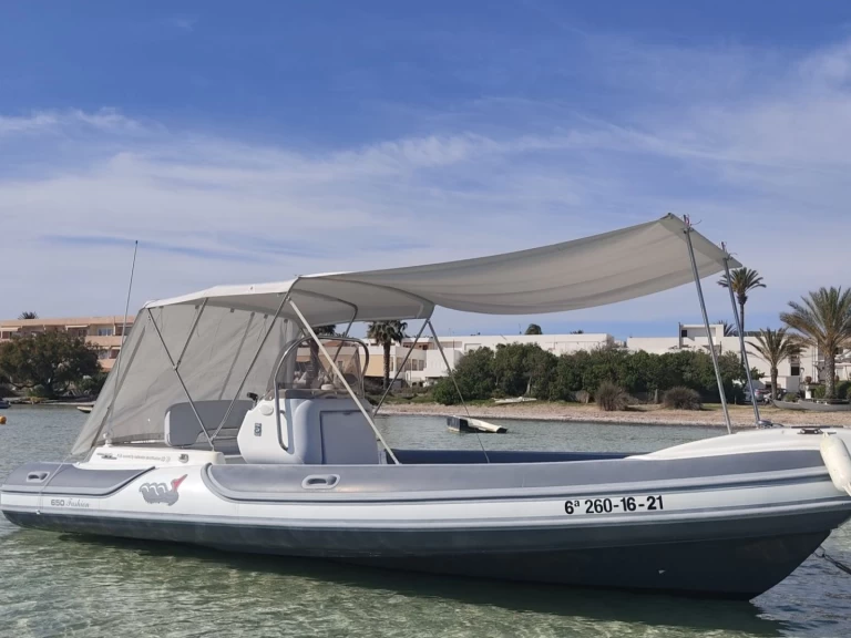 Alquiler Neumática en Marina Formentera - MV Marine 650