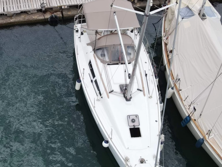 Alquiler de Jeanneau Sun Odyssey 36i en Lávrio