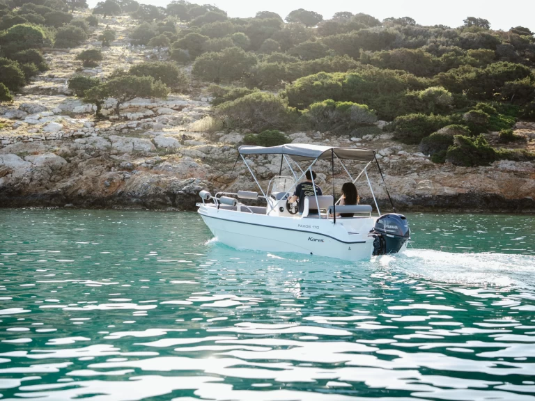 Alquiler Lancha Karel con o sin  título de navegación