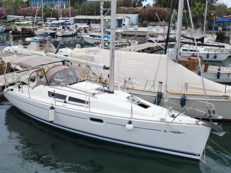 Alquiler de Jeanneau Sun Odyssey 36i en Lávrio