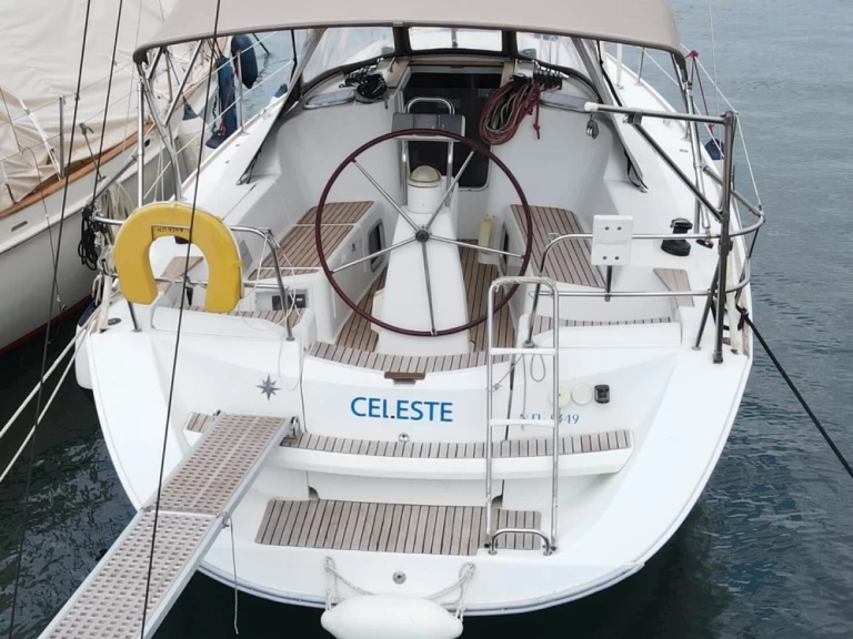 Alquiler de barcos Lávrio barato de Sun Odyssey 36i
