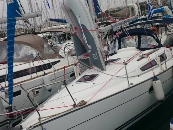 Alquiler de barcos Lávrio barato de Sun Odyssey 32i