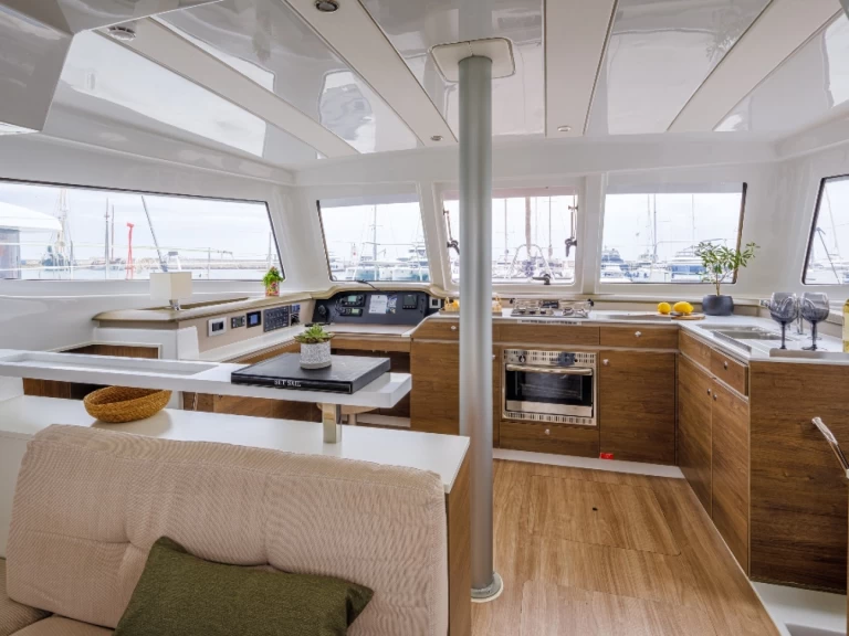 Catamarán para alquilar Néa Péramos al mejor precio