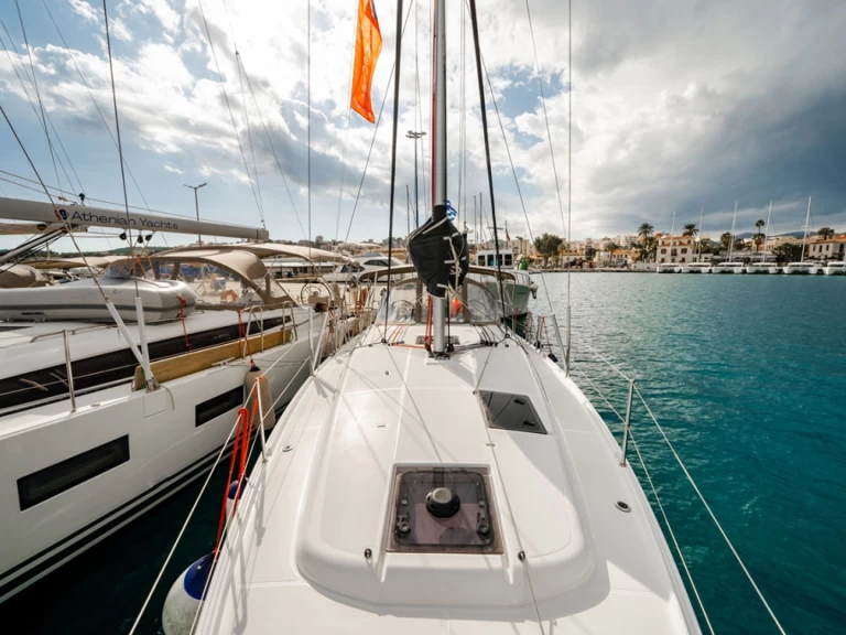 Alquiler de embarcaciones Jeanneau Sun Odyssey 380 enCos en Samboat