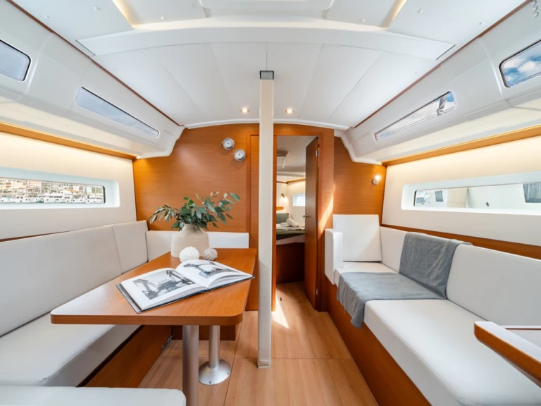 Alquiler Velero Jeanneau con o sin  título de navegación