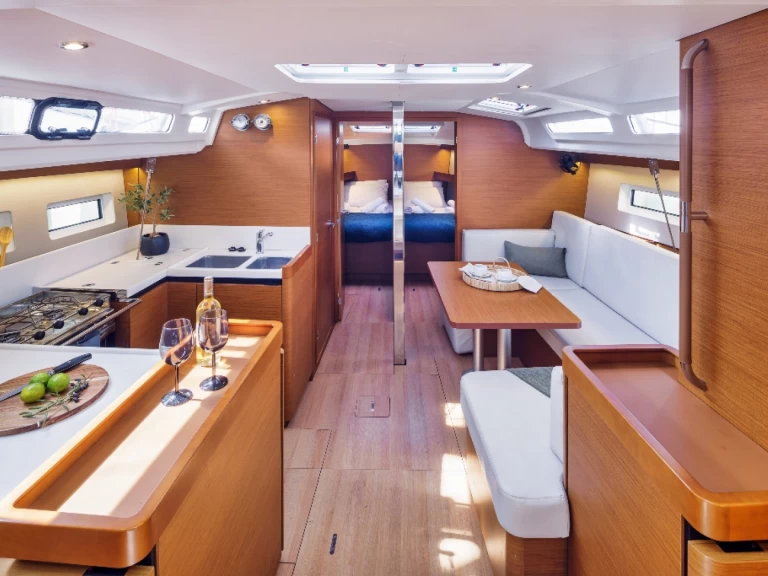 Alquiler Velero Jeanneau con o sin  título de navegación