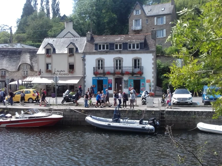 Alquiler de Neumática, con o sin patrón Zodiac Port-Louis