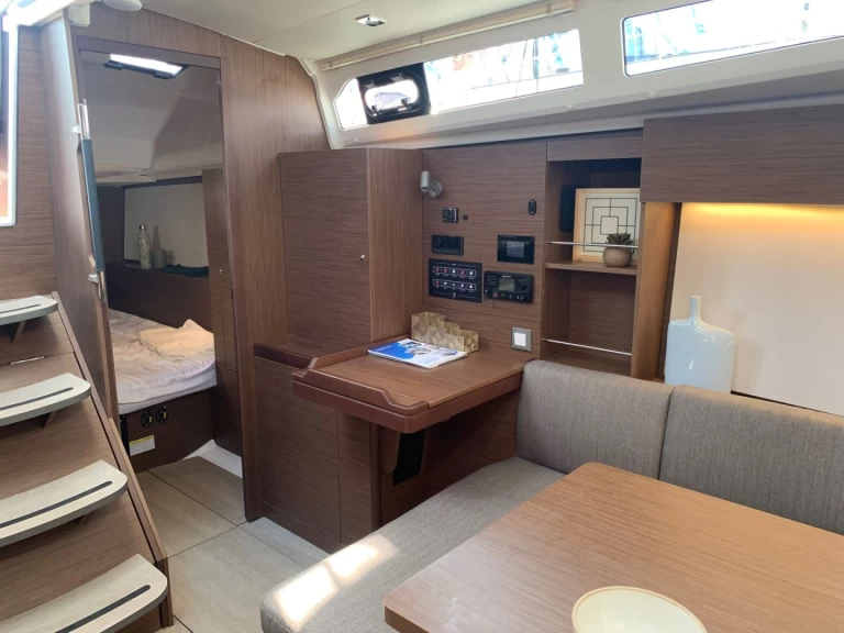 Alquiler de Velero, con o sin patrón Bénéteau Port de La Base de Lorient