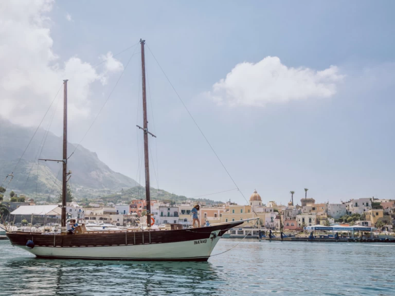 Alquiler de barcos Forio barato de Goletta