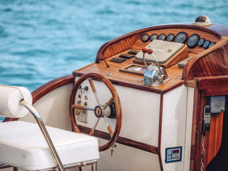 Alquiler de barcos Forio barato de Sparviero