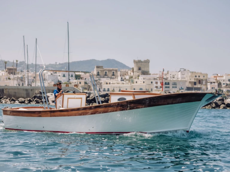 Alquiler de Lancha, con o sin patrón O.P Nautica  Forio