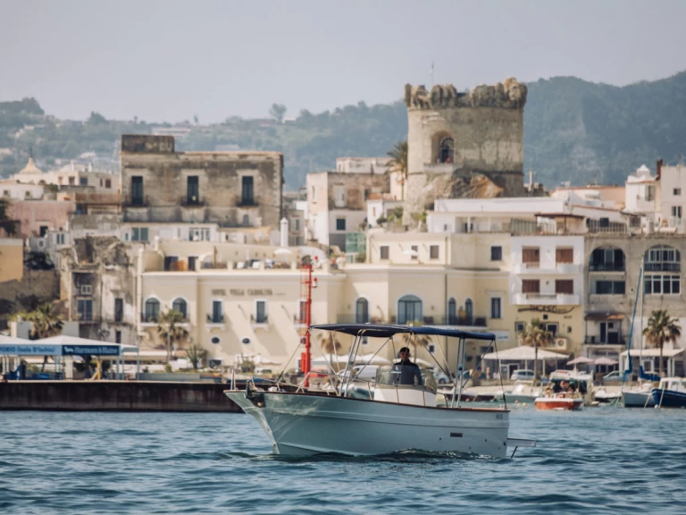 Alquiler de barcos Forio barato de Gozzo 780