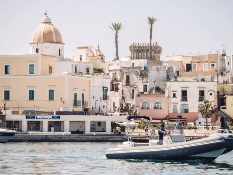 Alquiler de barcos Forio barato de 750