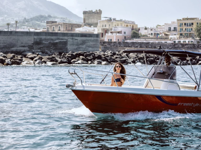 Alquiler de Terminal Boat 21 en Forio