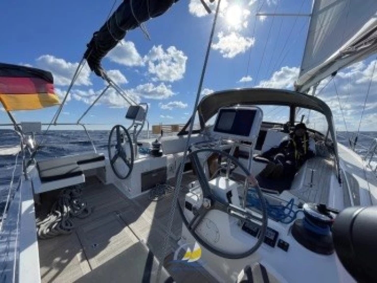 Alquiler Velero Elan con o sin  título de navegación