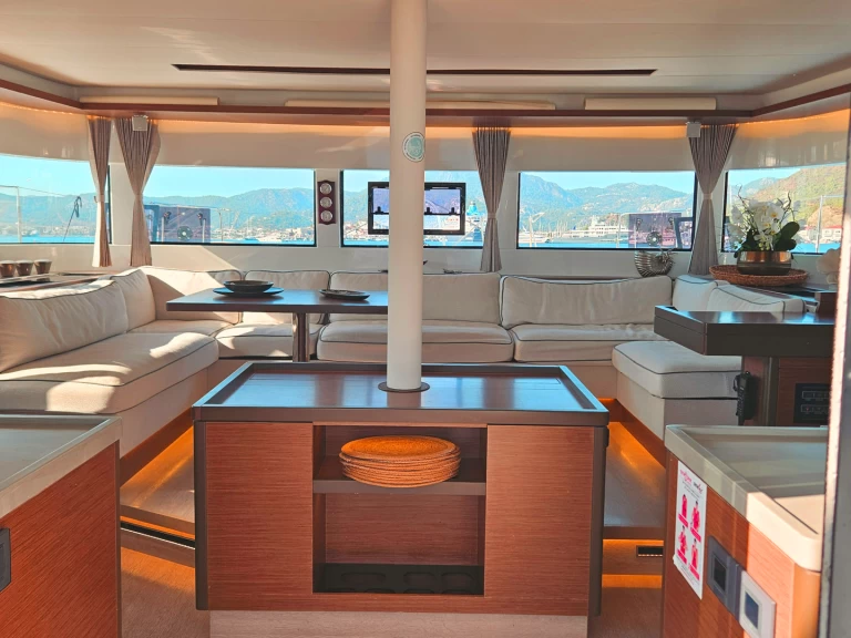 Alquiler Catamarán Lagoon con o sin  título de navegación