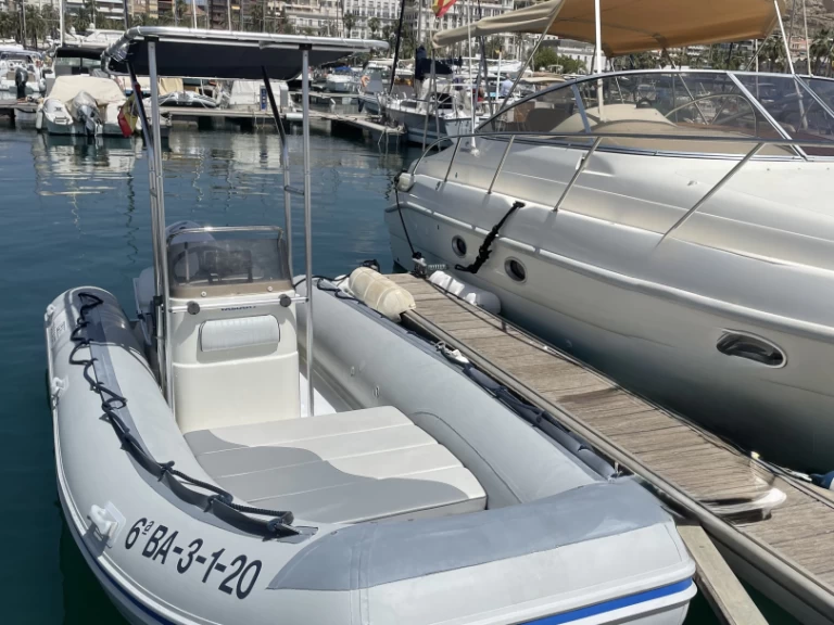 Alquiler Neumática en Calp / Calpe - Valiant DR 520