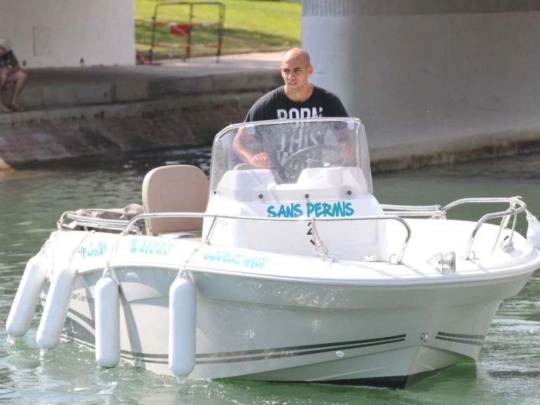 Alquiler de Lancha, con o sin patrón Jeanneau Sète