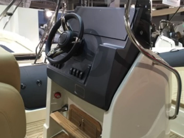 Alquiler Neumática en Hyères - Bsc 70 Sport