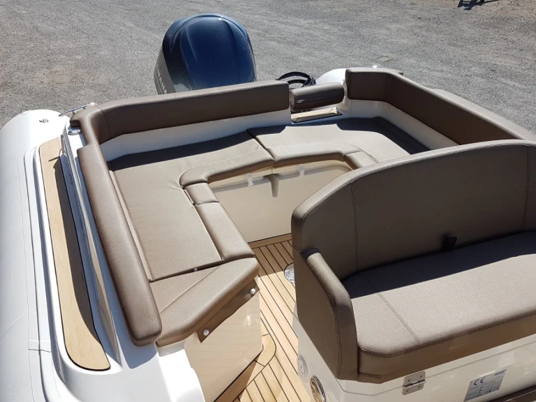 Alquiler de embarcaciones Joker Boat Clubman 24 enHyères en Samboat