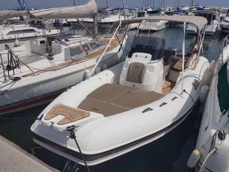 Alquiler Neumática Joker Boat con o sin  título de navegación