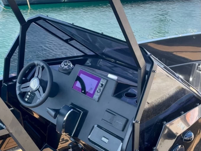 IRON Iron 767 de alquiler a Propriano