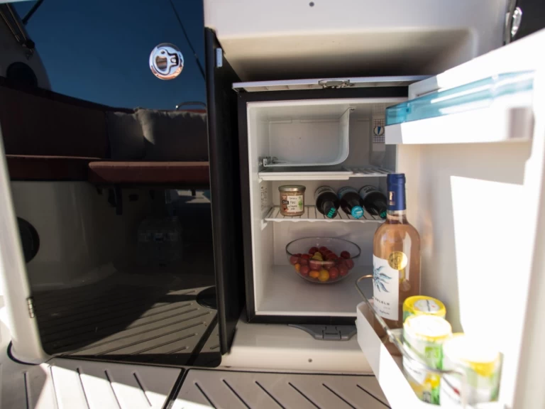 Alquiler de Zodiac Medline 9 en Propriano