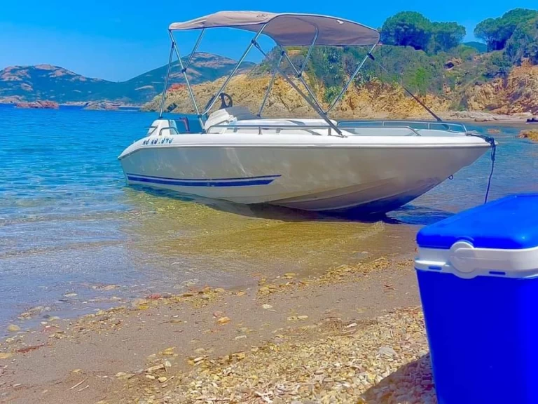 Alquiler de barcos Galéria barato de Quicksilver 425 Commander