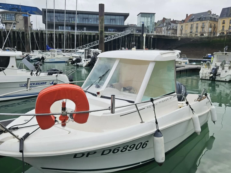 Alquiler de Jeanneau Merry Fisher 585 Marlin en Dieppe